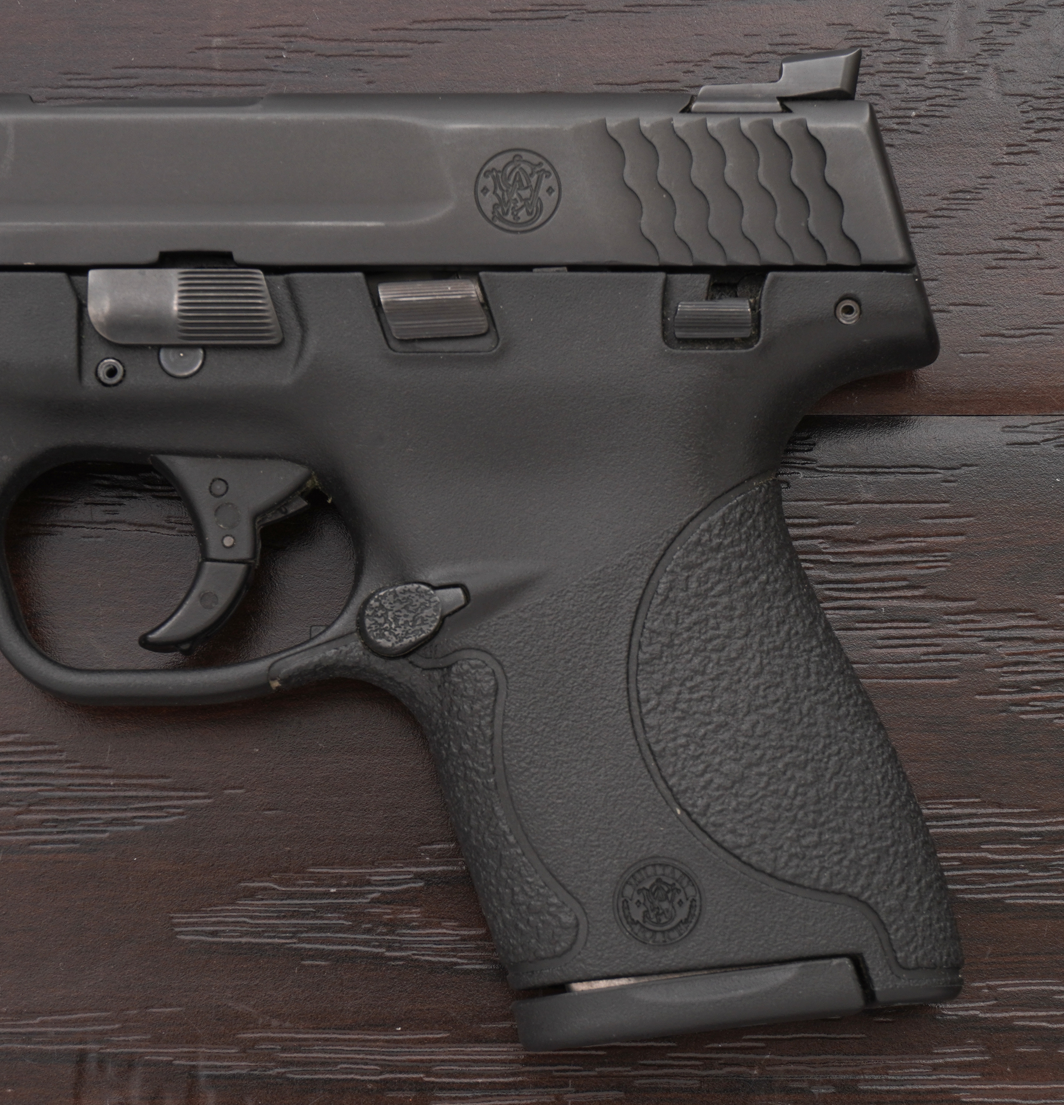 Smith & Wesson M&P 9 Shield Pistol, 9mm, Night Sights, w/2 Mags, 180021-img-4